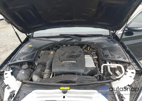 2016 Mercedes-Benz C 300 4Matic/Luxury 4Matic/Sport 4Matic z USA, uszkodzony, nr VIN 55SWF4KB7GU131449